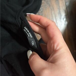 SHEIN Curve Black Top